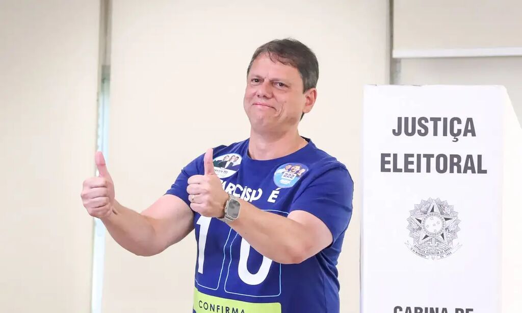 A Vitória Parcial de Flávio Bolsonaro e o Crescimento da Direita no Cenário Político Nacional 4 image 5